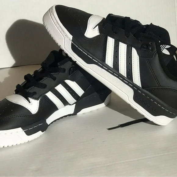 --Adidas RIVALRY LOW-- Black and White--             Size 6--Brand New with Tag- - Picture 11 of 11